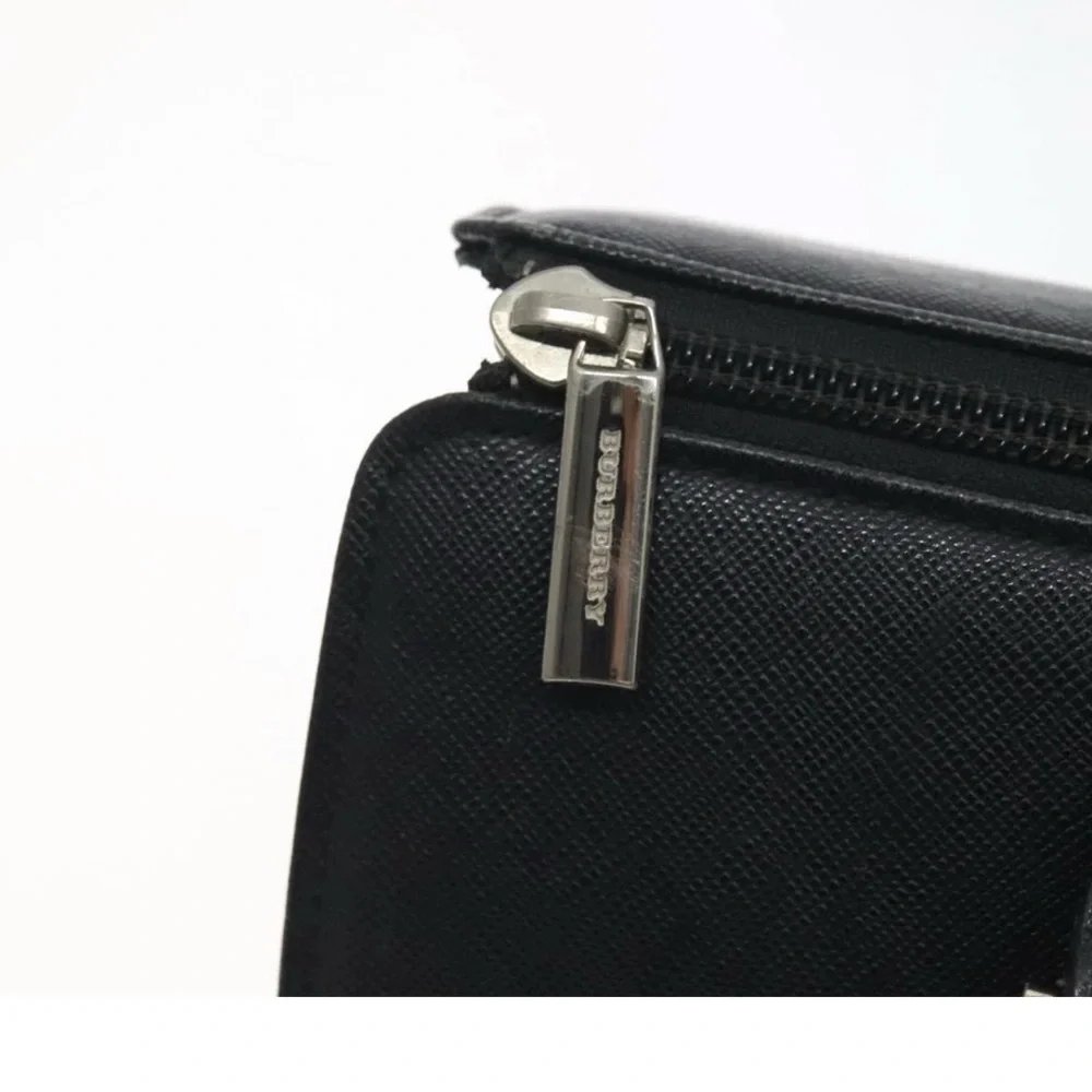Burberry Boston Authentic  Handbag  -Preowned With an Unbranded  Strap - Picture 9 of 17